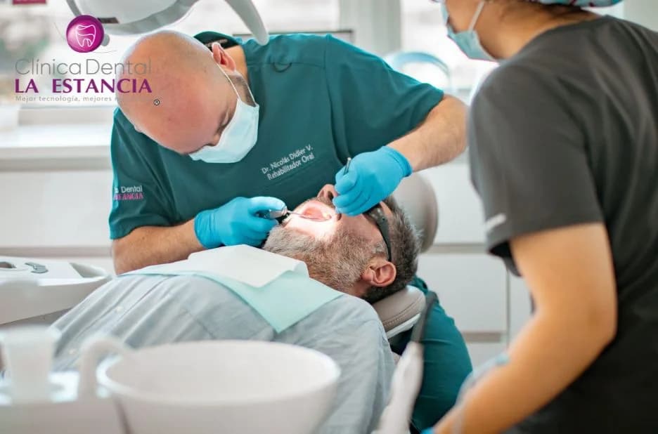 Guía completa para un implante dental en Talca: pasos esenciales y cuidados recomendados